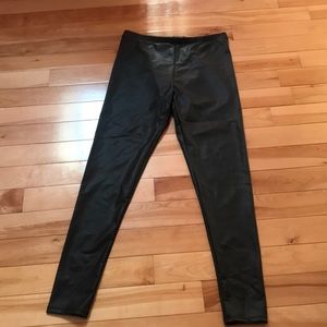 Looks like leather (but it’s not)/ leggings